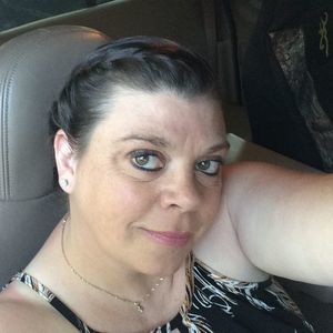 Meet your Posher, Lorie